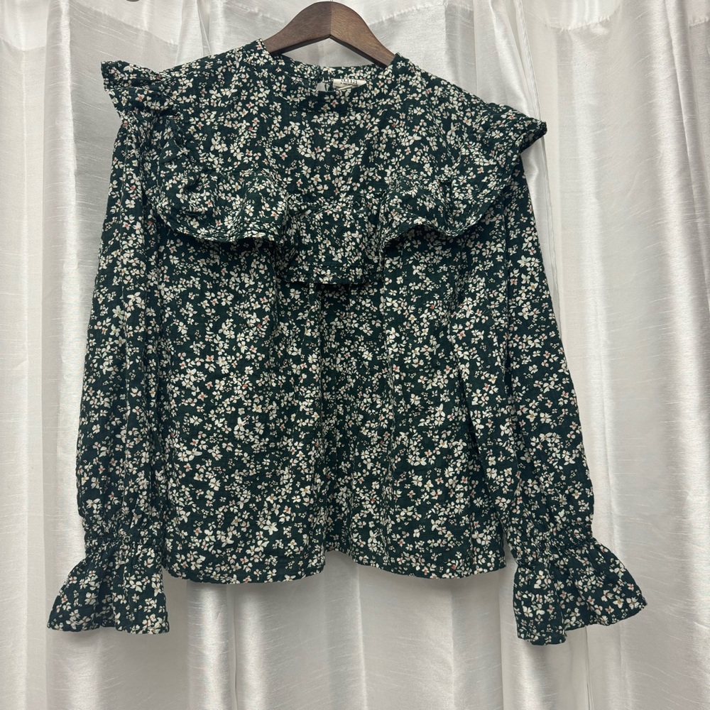 a.n.a. Green Floral Long Sleeve Bell Sleeve Top Size 1X